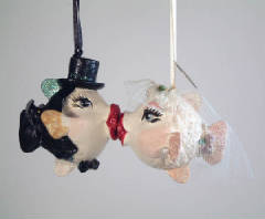 KatherinesCollectionBrideandGroomKissingFish.jpg